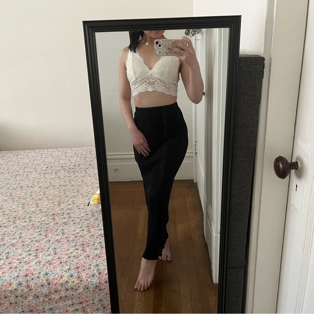 white lace v-line bralette